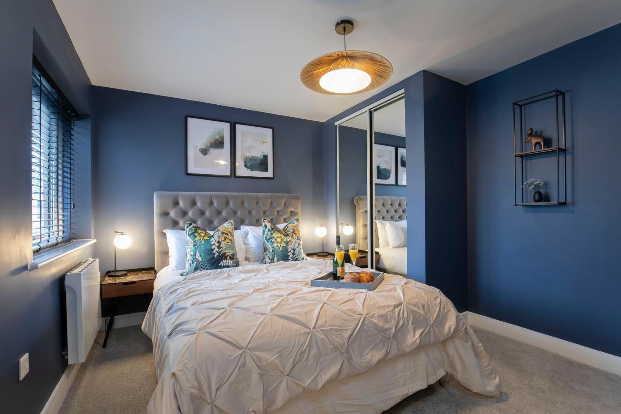 Apartment Elliot Oliver - Exquisite Two Bedroom With Garden, Parking & Ev Charger Cheltenham
