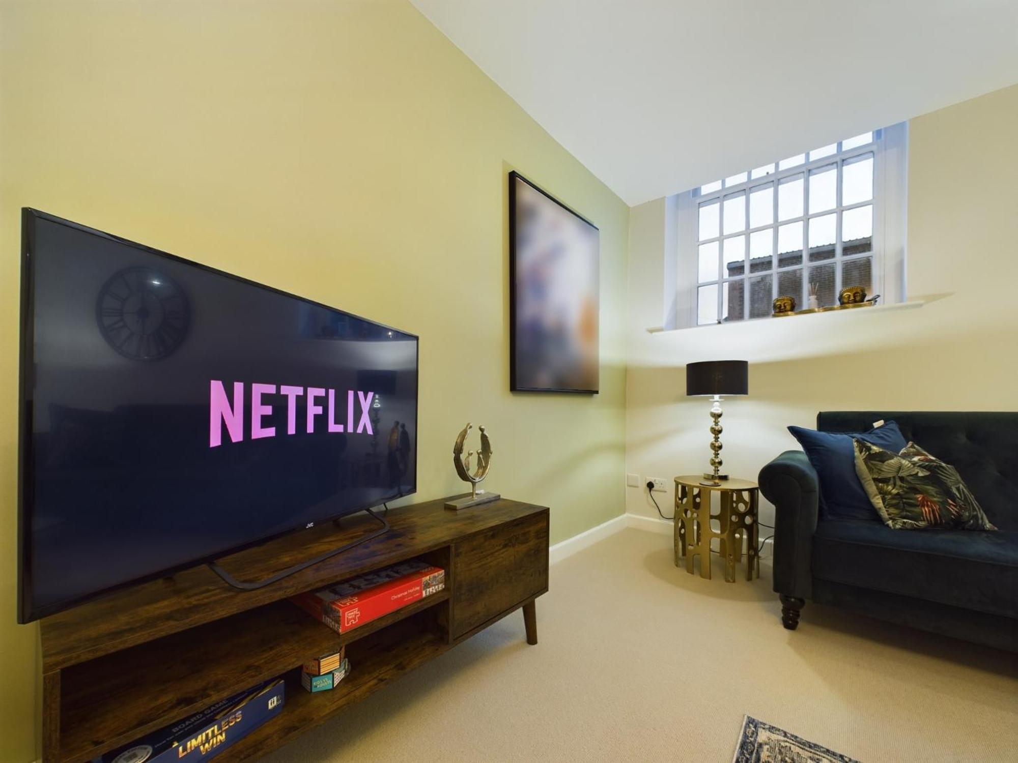 Modern Duplex Central Free Parking Wi-fi Apartment Cheltenham