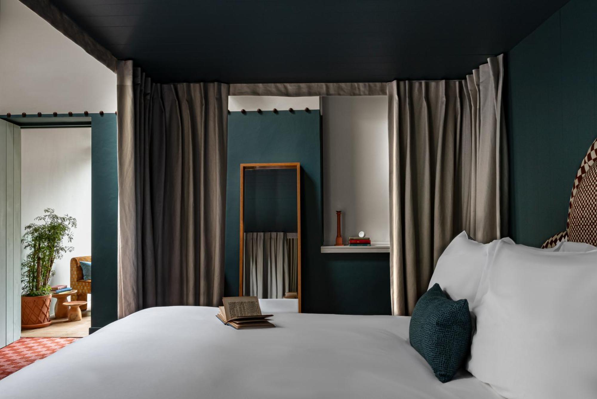 Cowley Manor Experimental Cheltenham