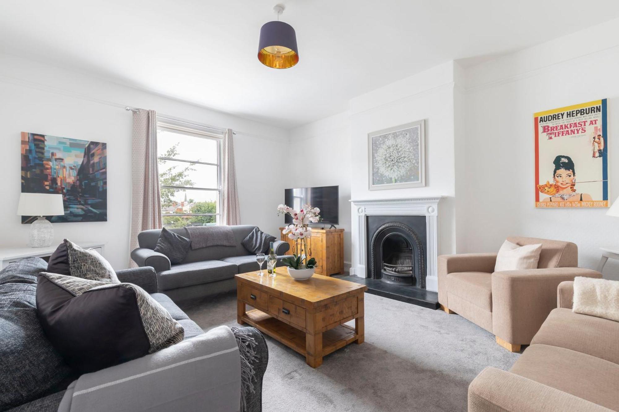 Holiday home Fabulous, Vibrant, Town House, Bath Road