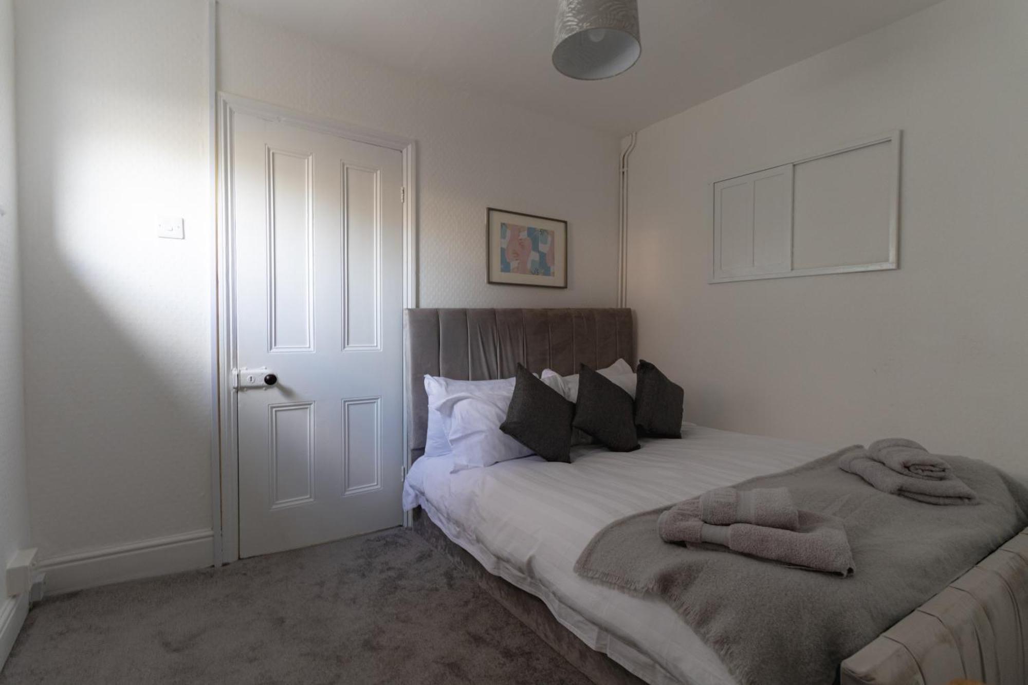 Holiday home Fabulous, Vibrant, Town House, Bath Road *