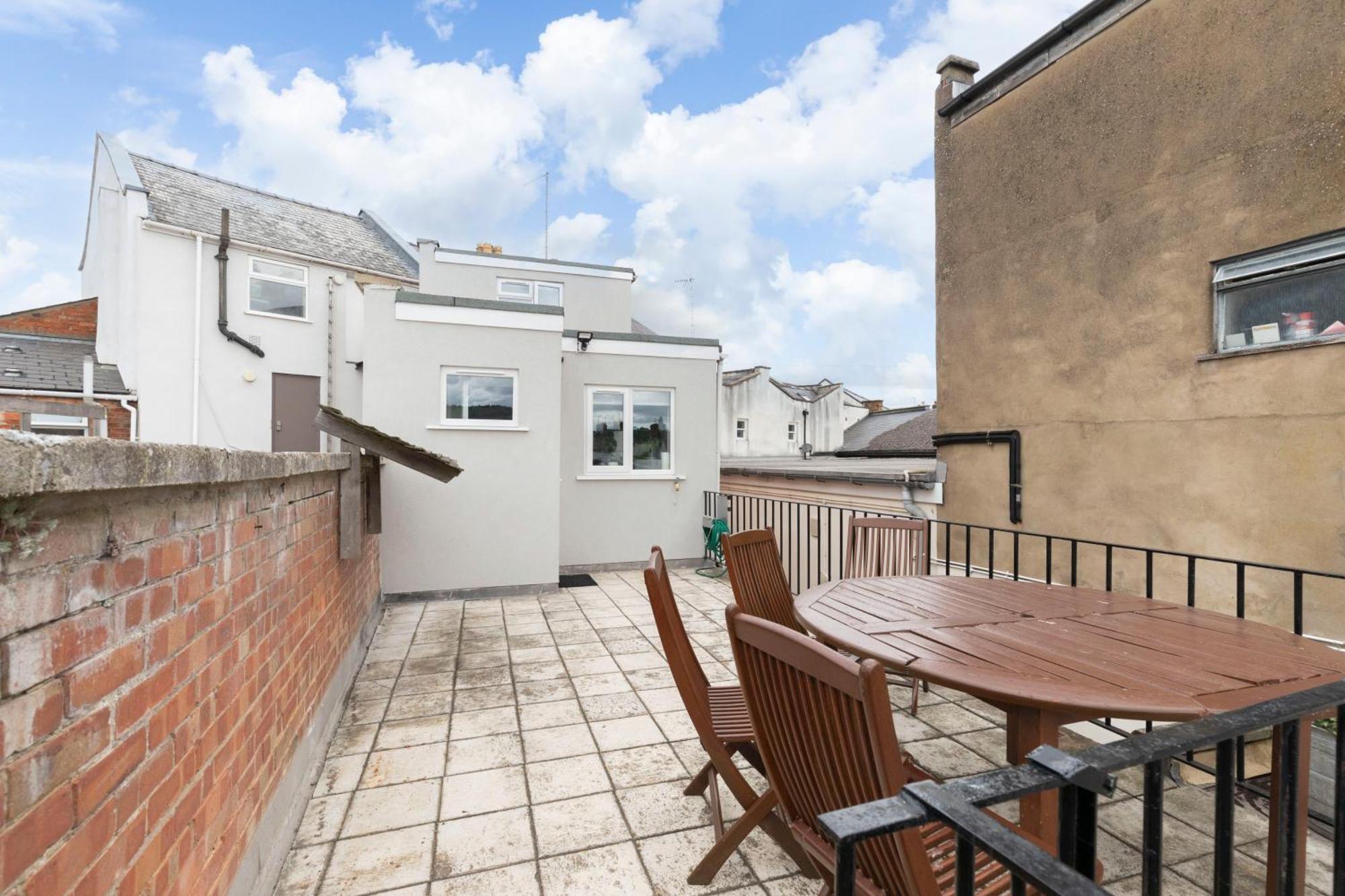 Fabulous, Vibrant, Town House, Bath Road Cheltenham