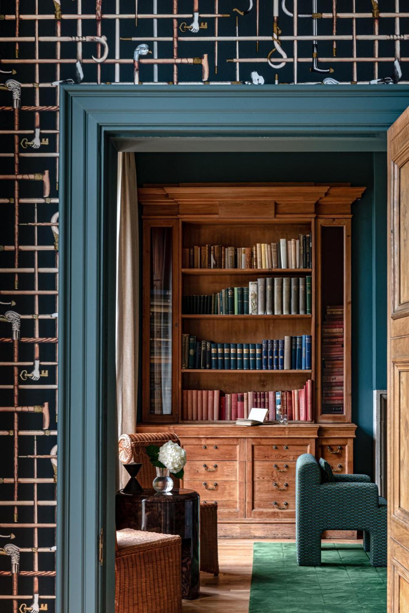 Cowley Manor Experimental 4* Elkstone