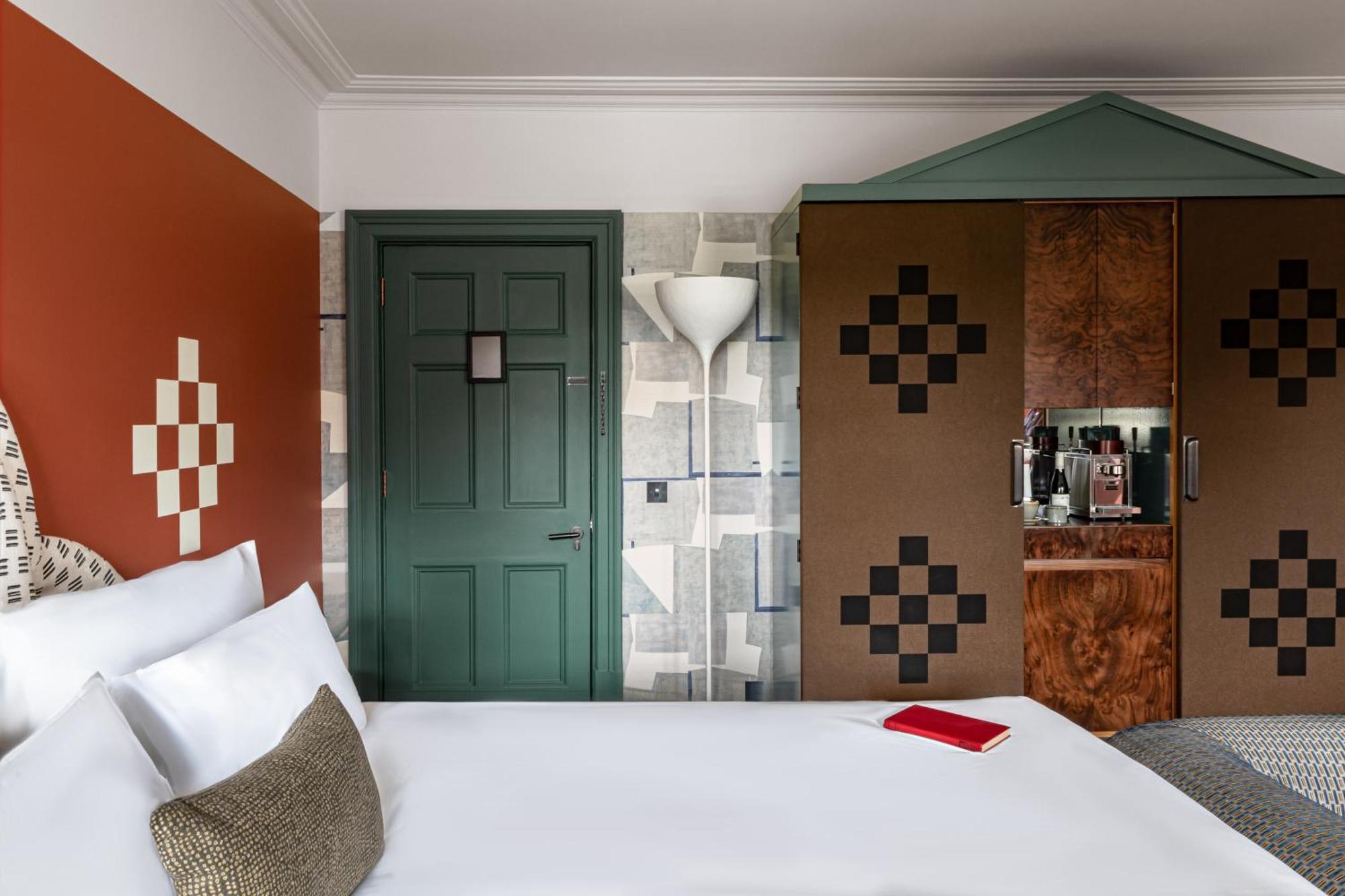 Cowley Manor Experimental 4*