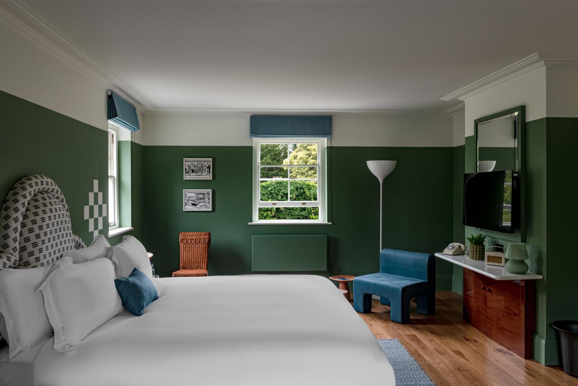 Hotel Cowley Manor Experimental 4*