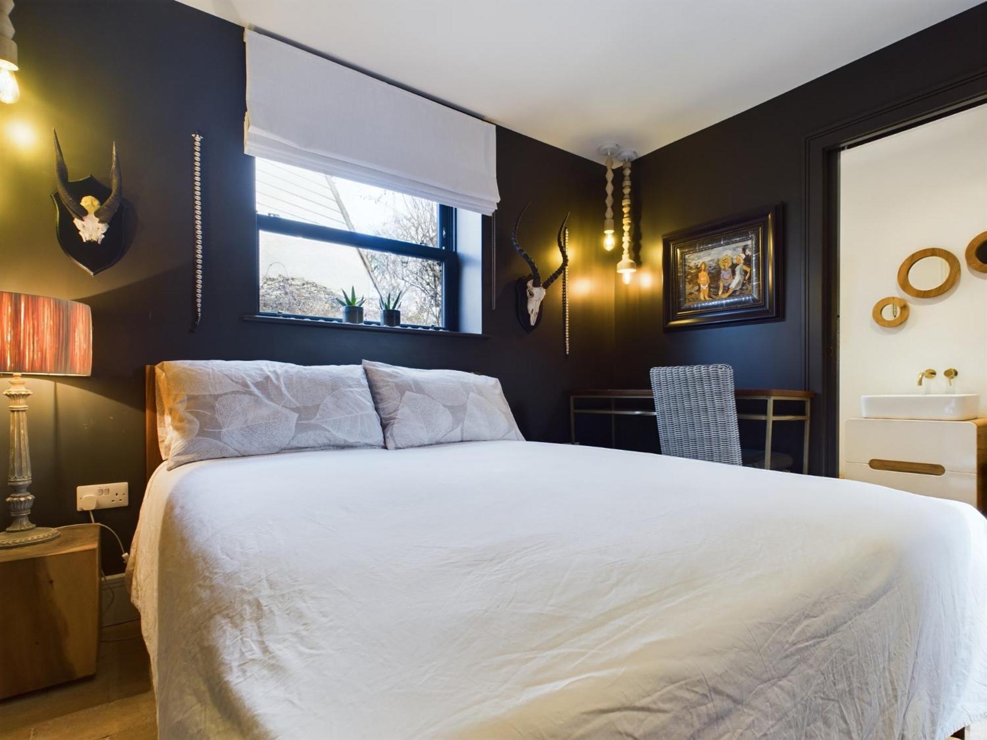 Pittville Parking Modern Wifi Guest house *