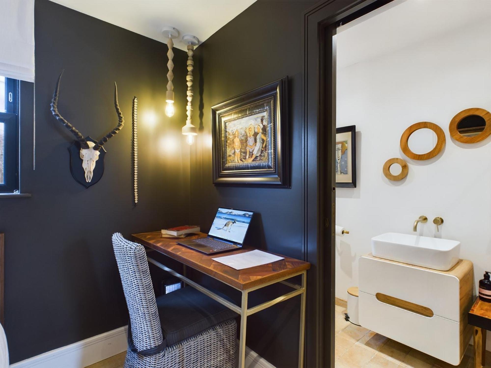 Pittville Parking Modern Wifi Guest house Cheltenham