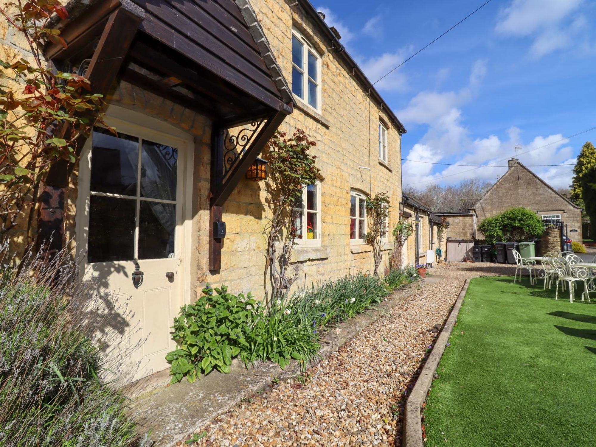 Robins Nest Holiday home Cheltenham