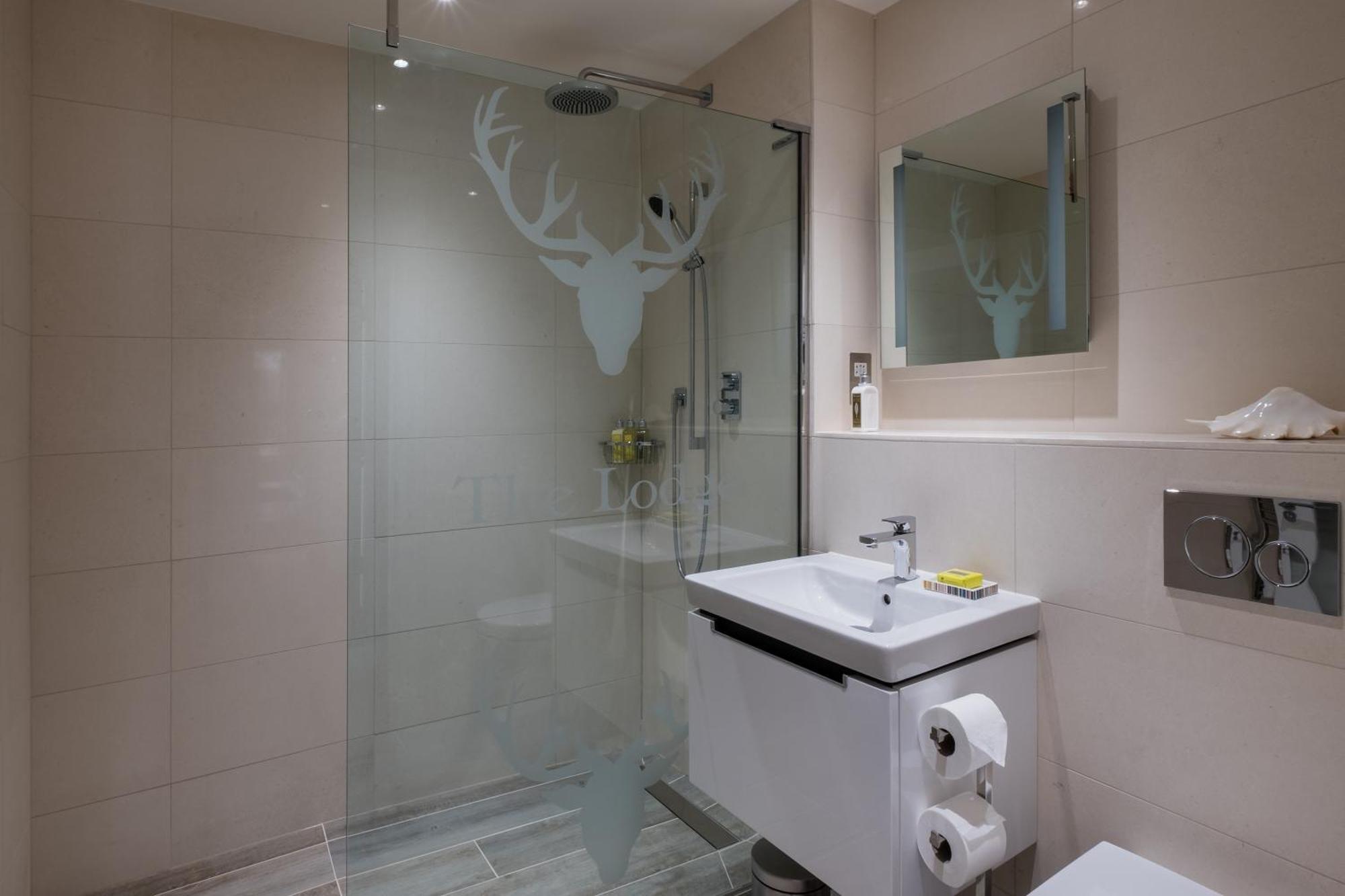 Lodge The At Winchcombe By Birch *