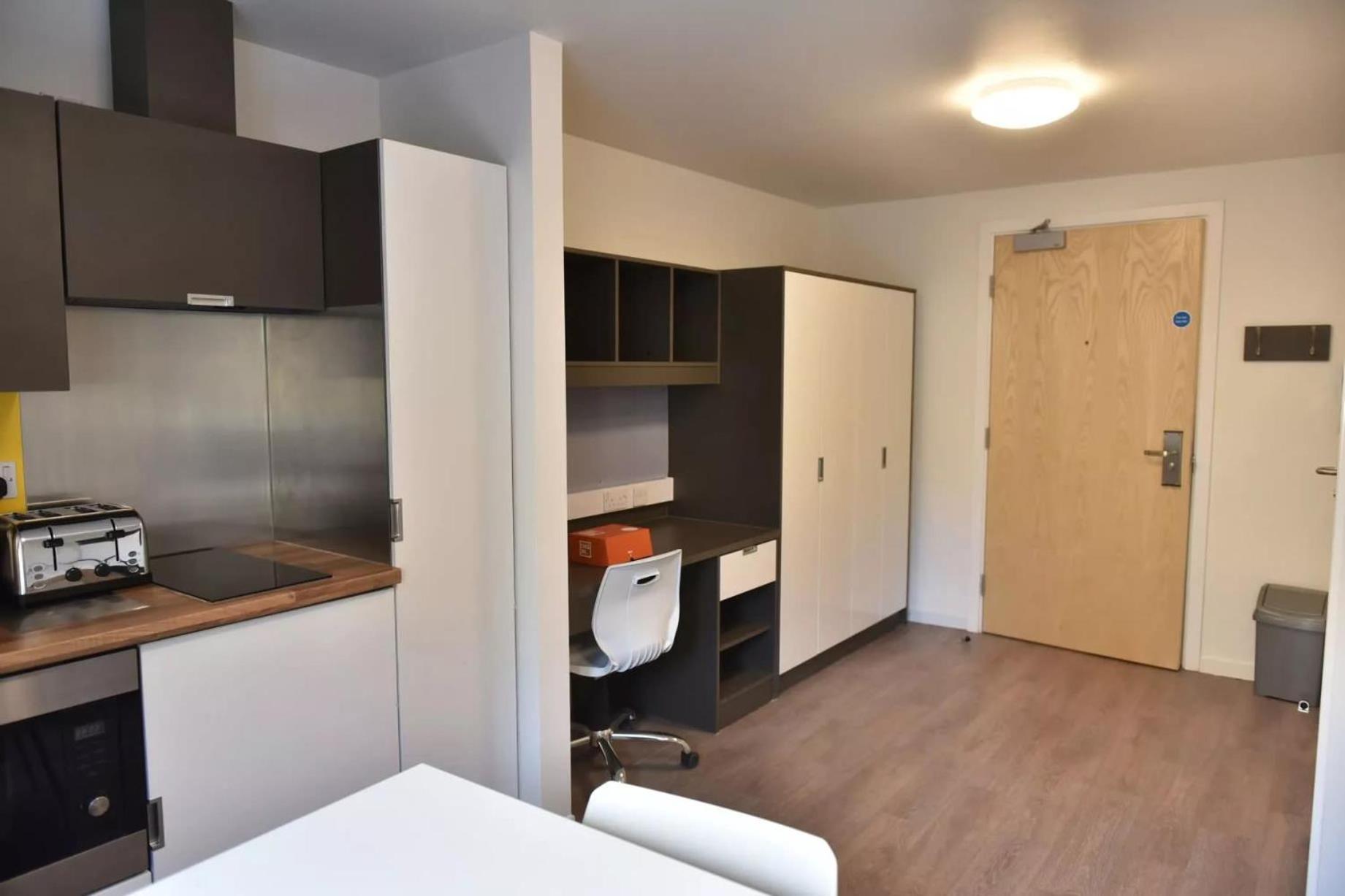 Cosy Private Ensuites And In The Heart Of * Cheltenham