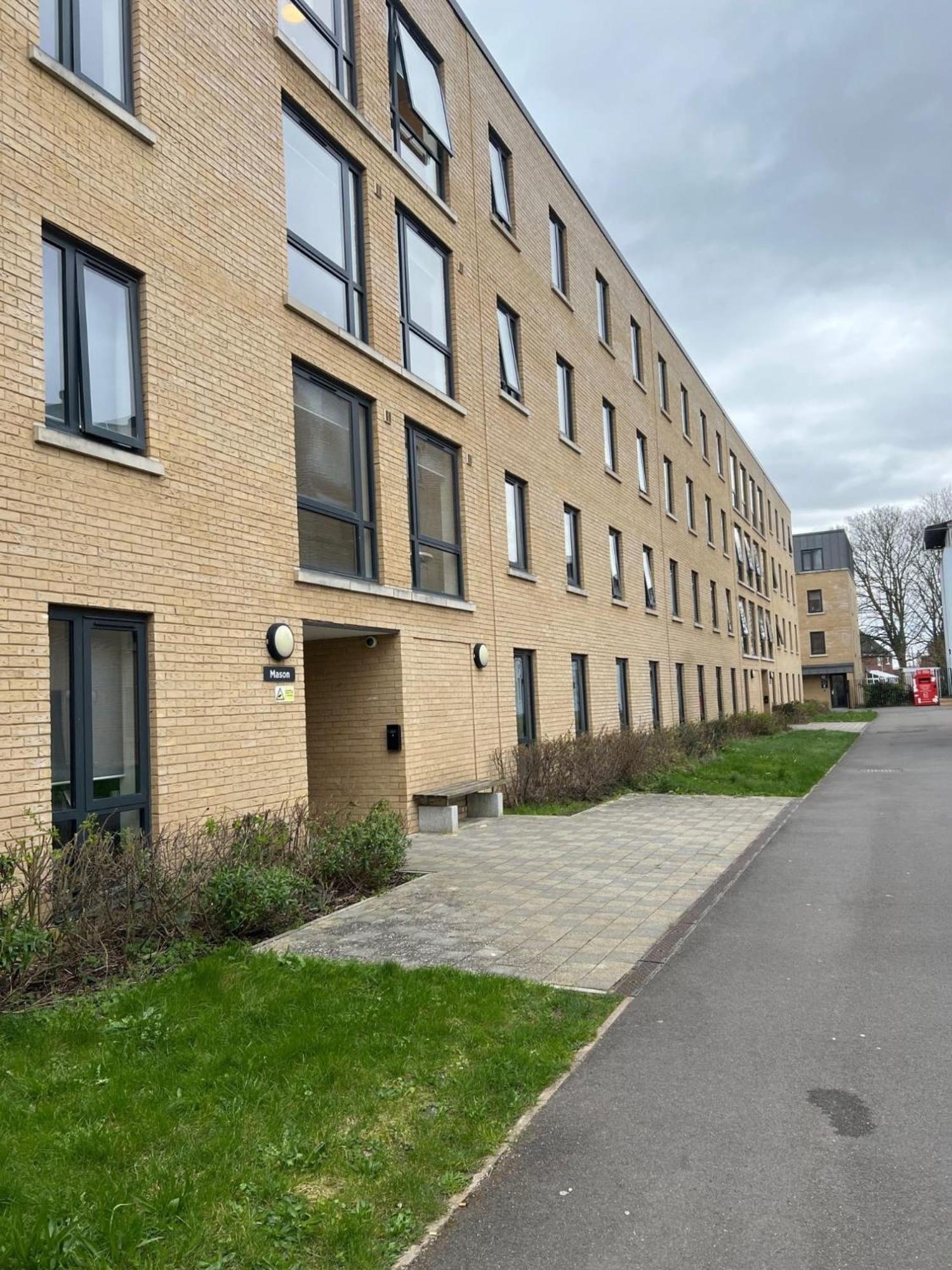 Cosy Private Ensuites And In The Heart Of Apartment Cheltenham
