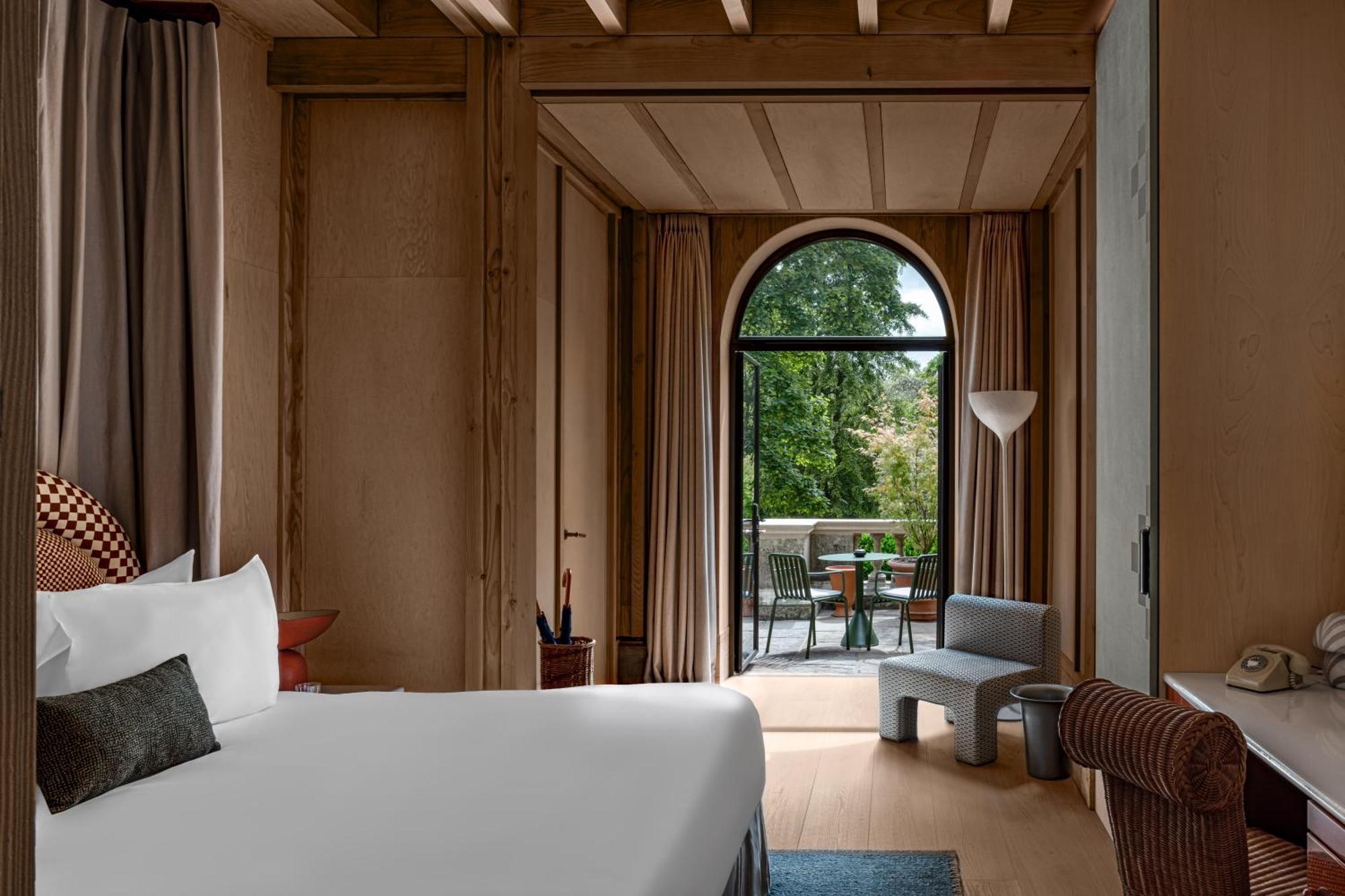 Cowley Manor Experimental Hotel 4*