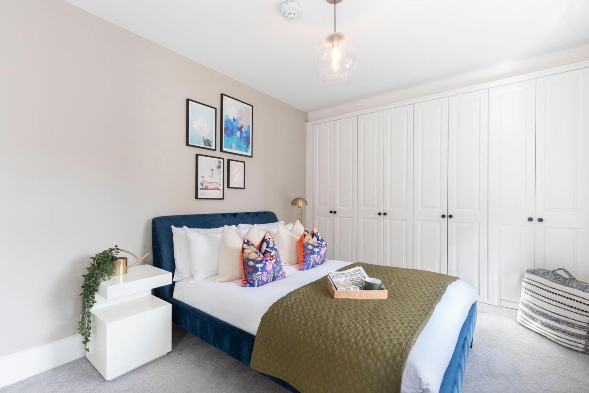 Elliot Oliver - Comfortable Five Bedroom Town Centre House With Garden & Garage * Cheltenham