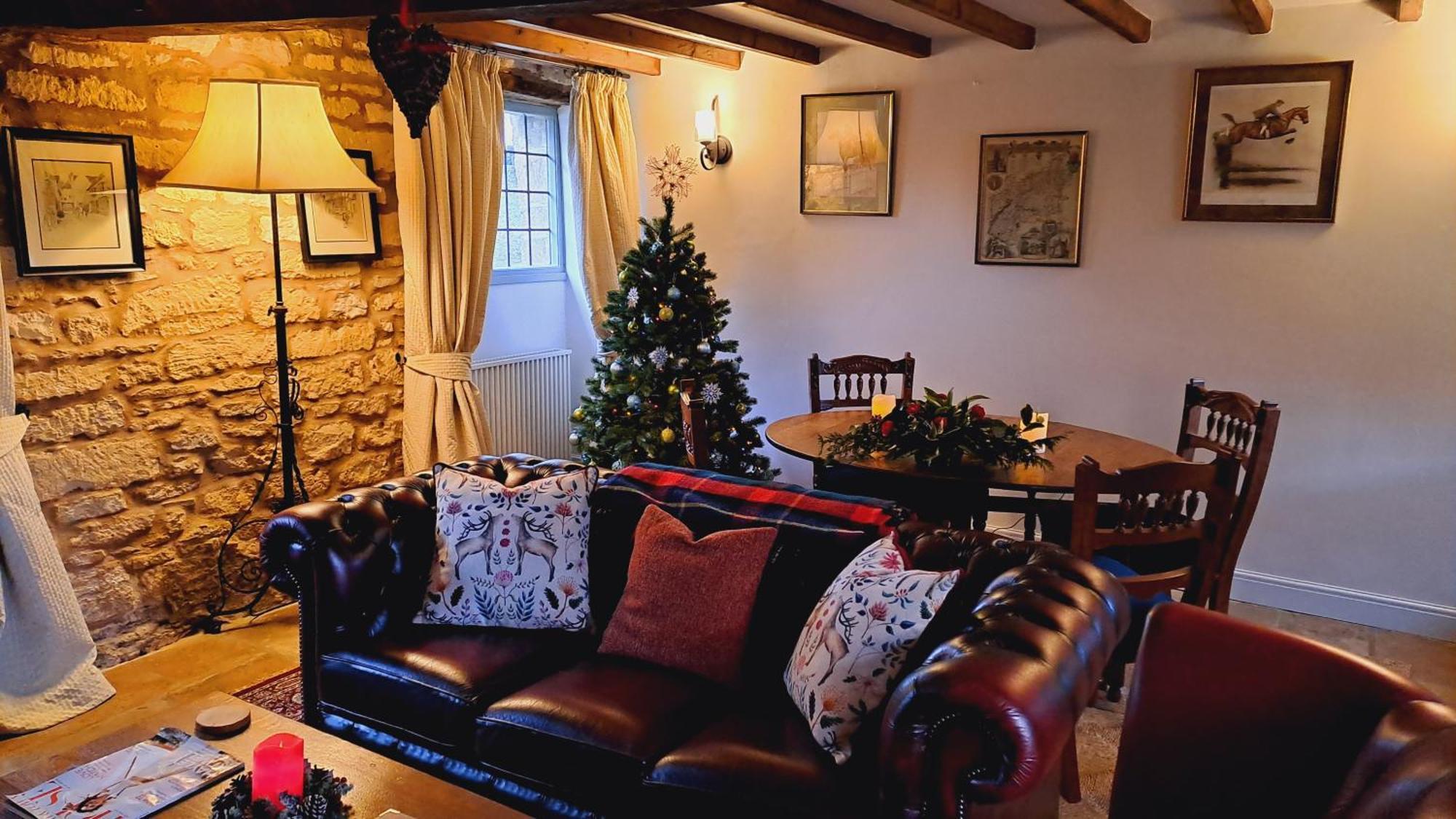 Graziers - Character Cotswold With Inglenook, Parking And Pub Nearby Holiday home Cheltenham