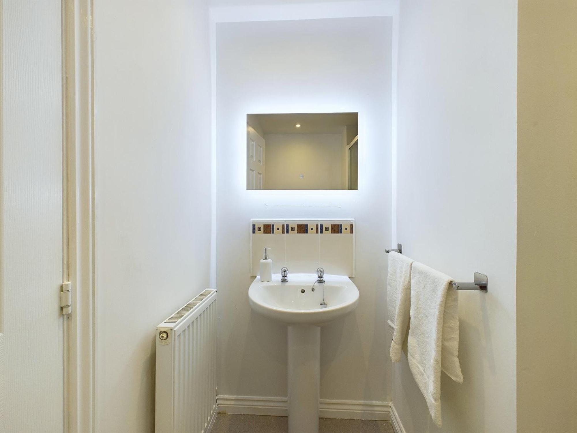 Signature - - Large 4 Bed House With Parking - Racecourse Casa de férias Cheltenham