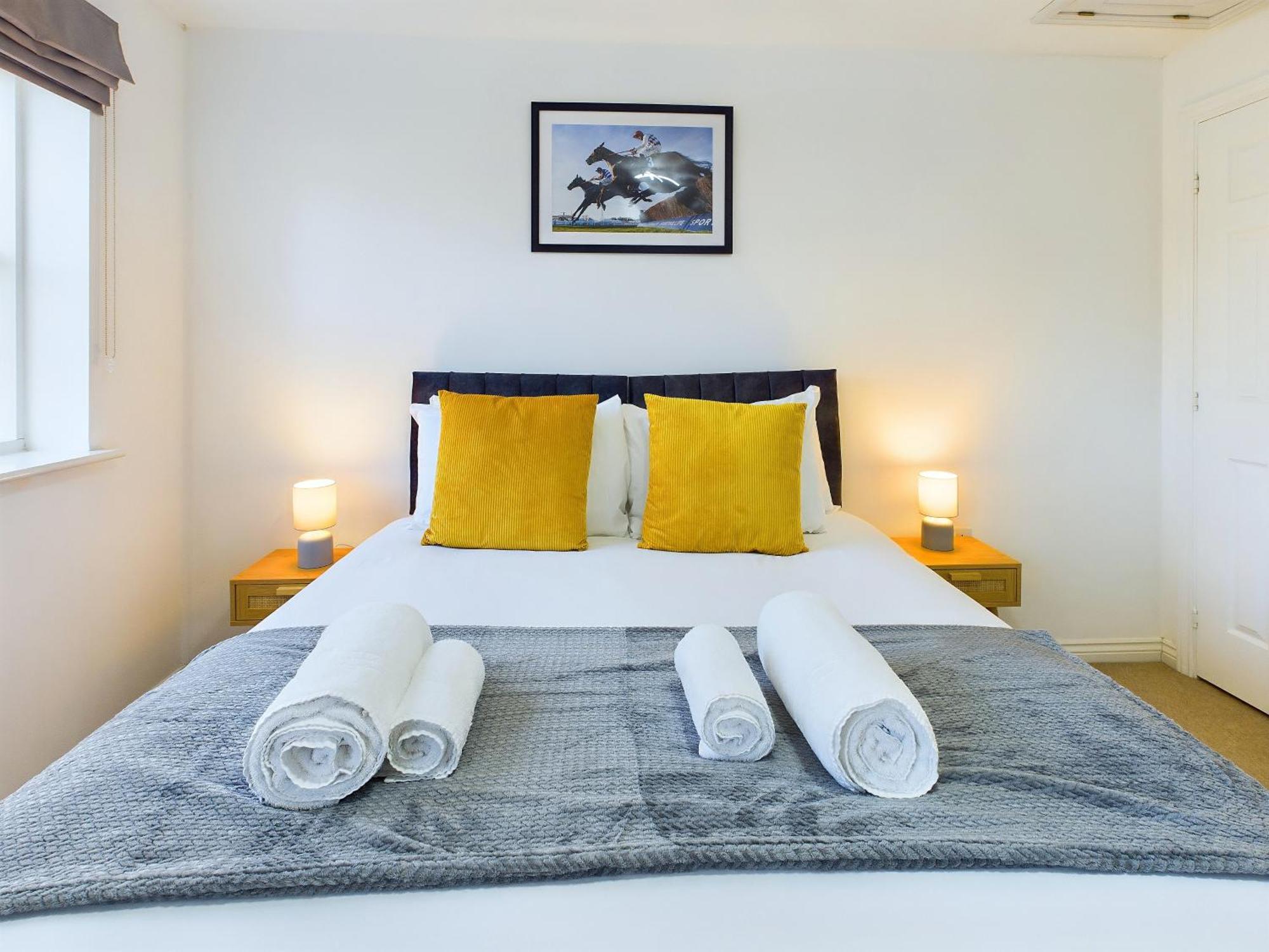 Signature - - Large 4 Bed House With Parking - Racecourse Casa de férias