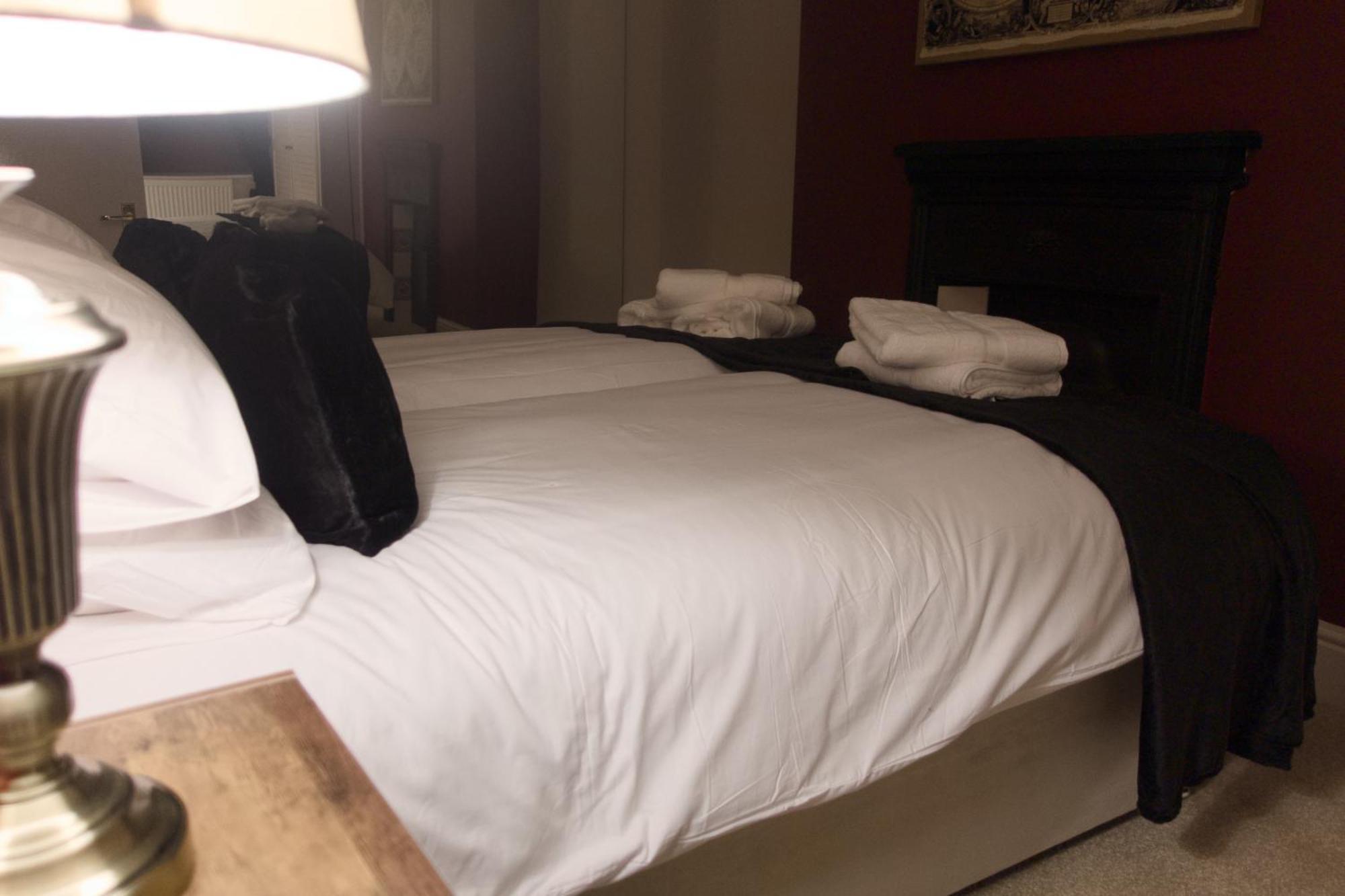 2 Bedroom - The Ruby Apartment Cheltenham