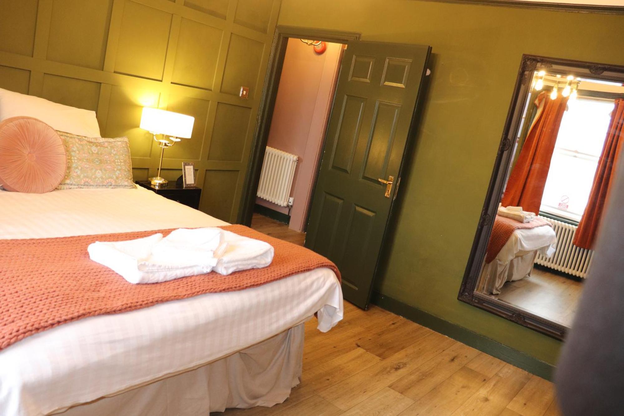 On The Prom Hotel 4*