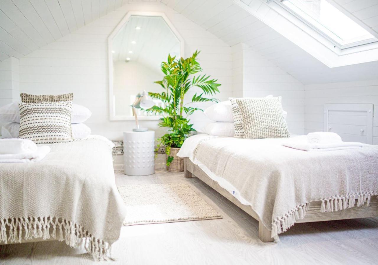 Holiday home Stunning Townhouse With Large Garden - Sleeps 8! *