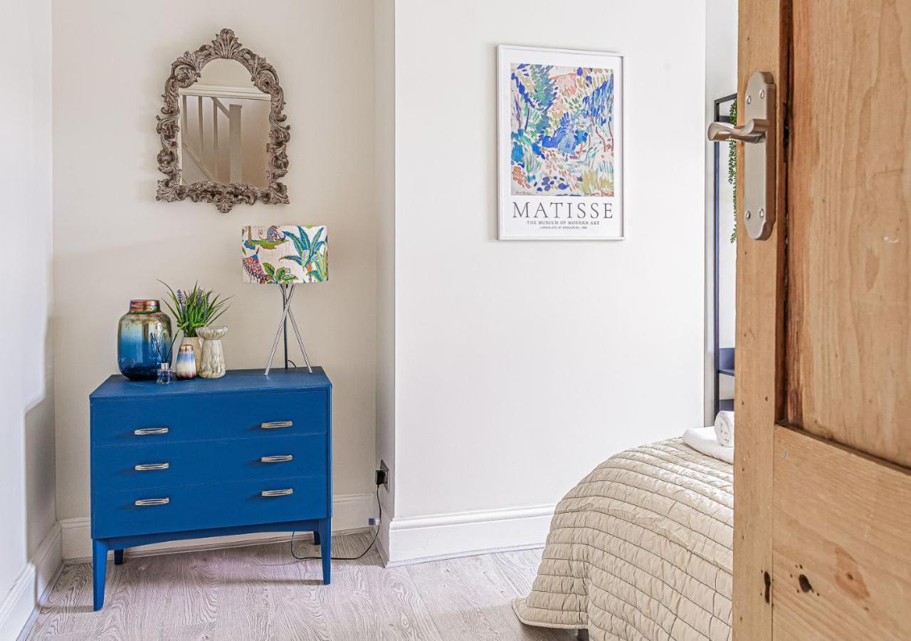 Stunning Townhouse With Large Garden - Sleeps 8! Holiday home Cheltenham