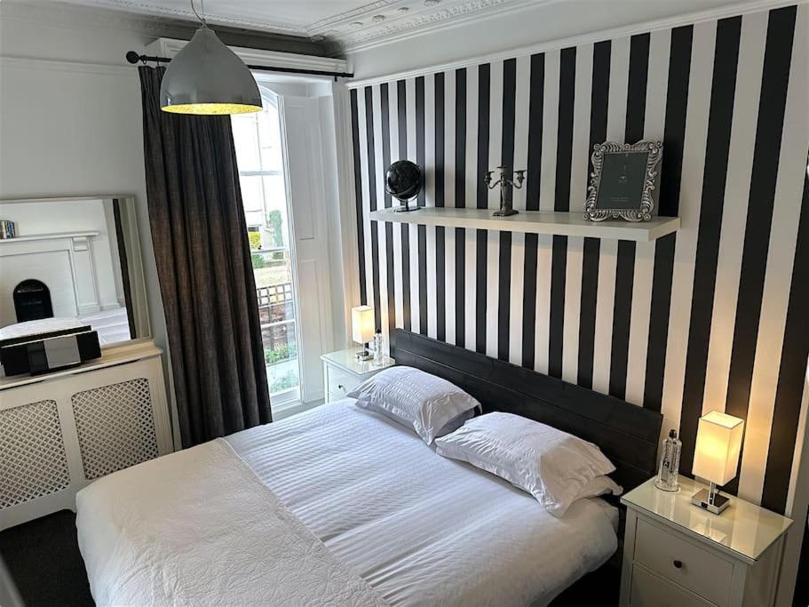 Apartment Beautiful & Vast Free Parking Cheltenham