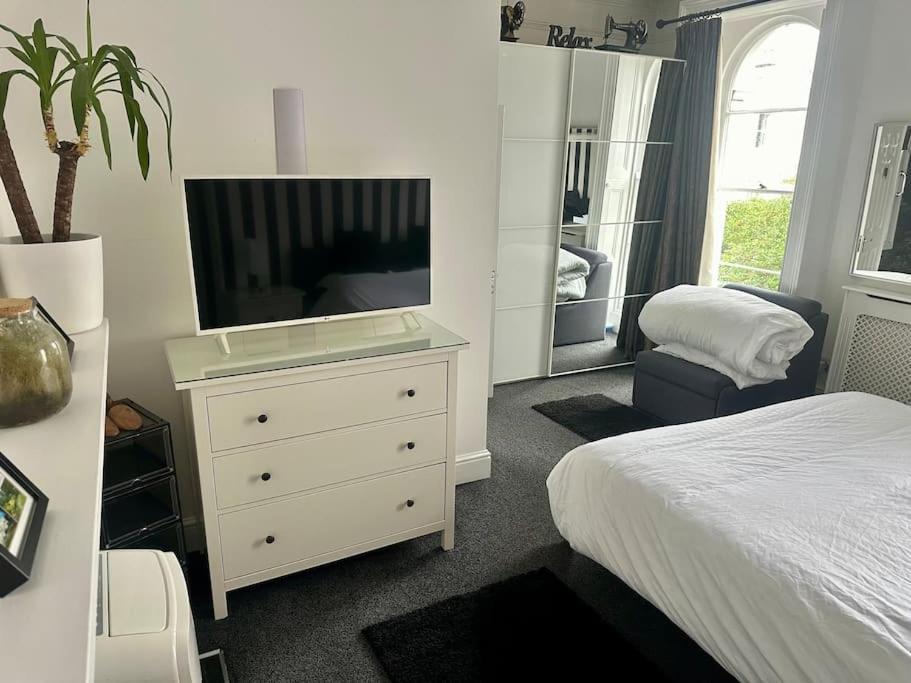 Apartment Beautiful & Vast Free Parking *