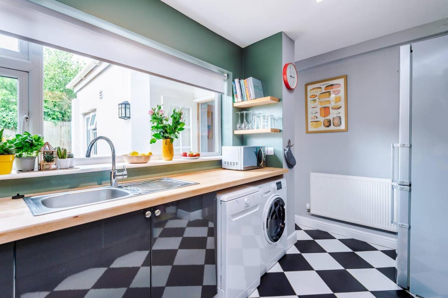 Lovely In Cheltehnam Parking & Great Location * Cheltenham