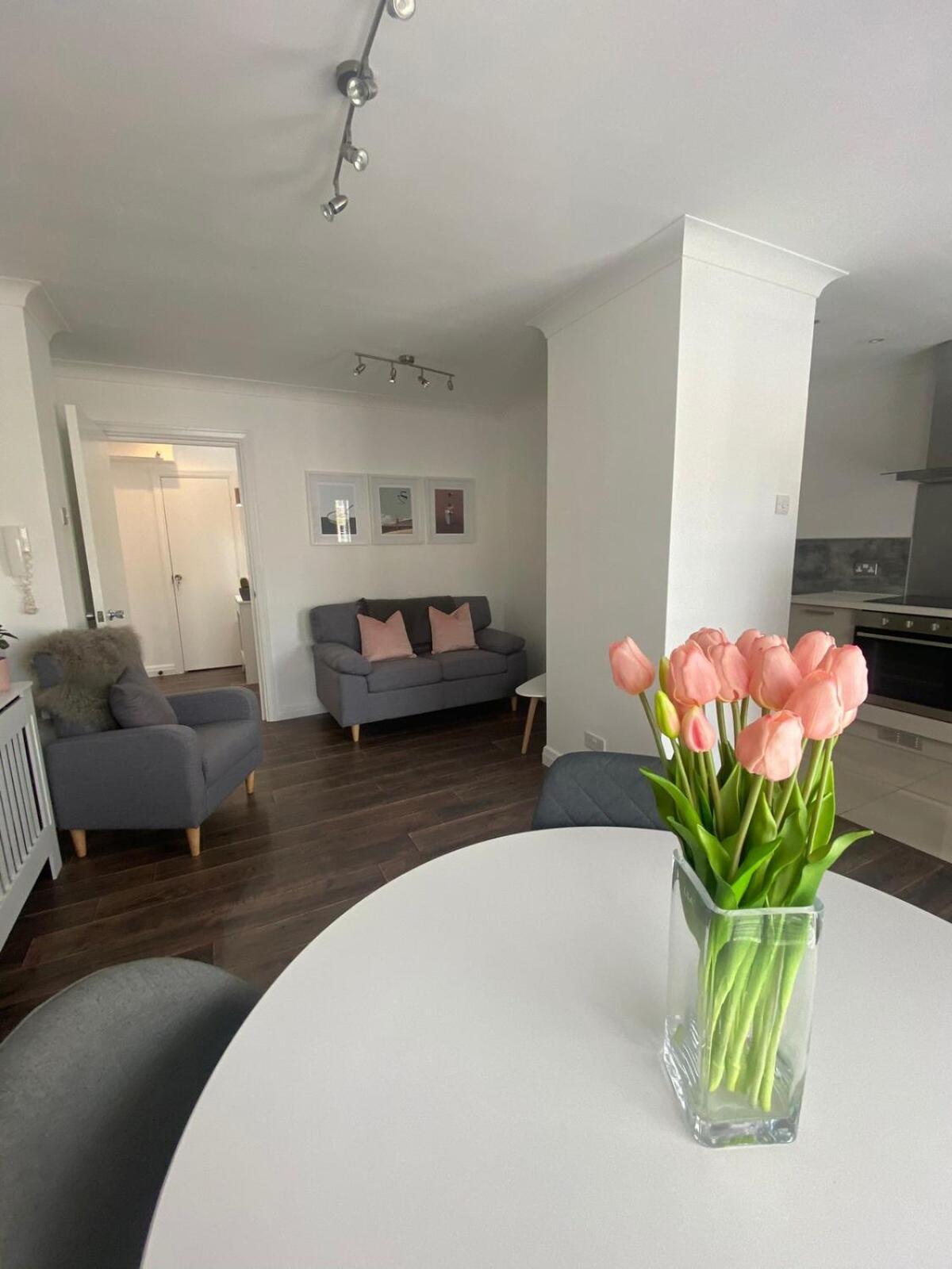 Located Flat In And Free Parking