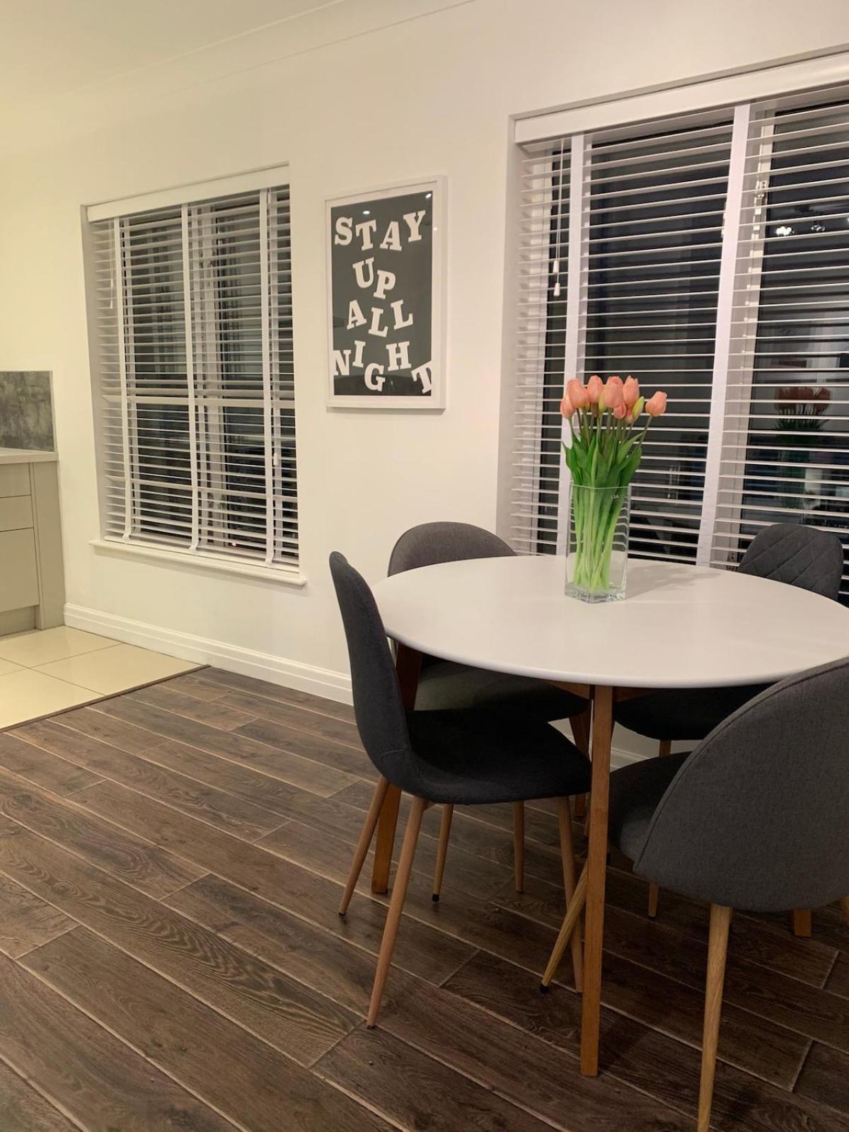 Located Flat In And Free Parking