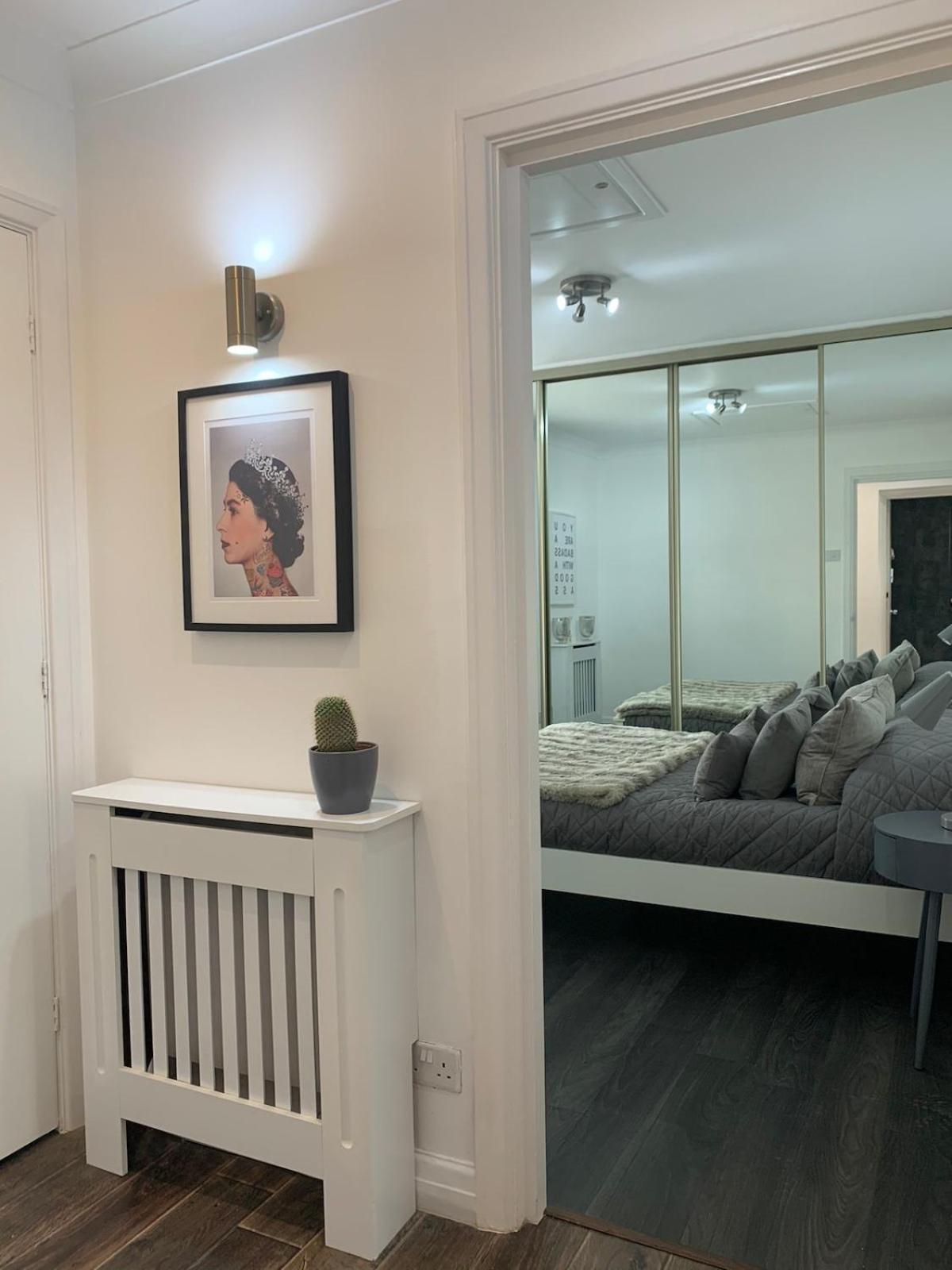 Apartment Located Flat In And Free Parking *