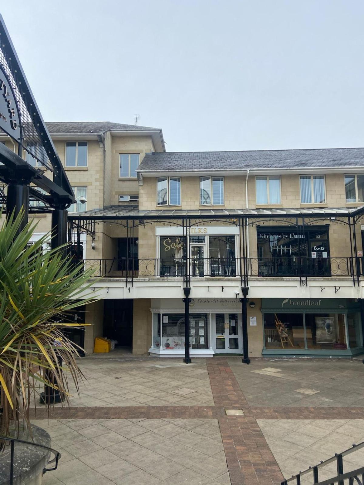 Apartment Located Flat In And Free Parking Cheltenham