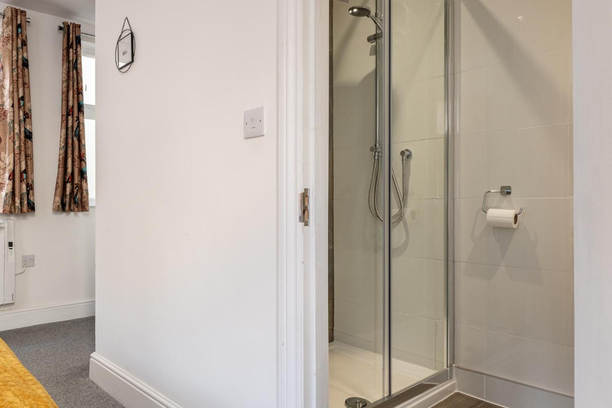 Gorgeous 1 Bed In Cheltenham! * Cheltenham