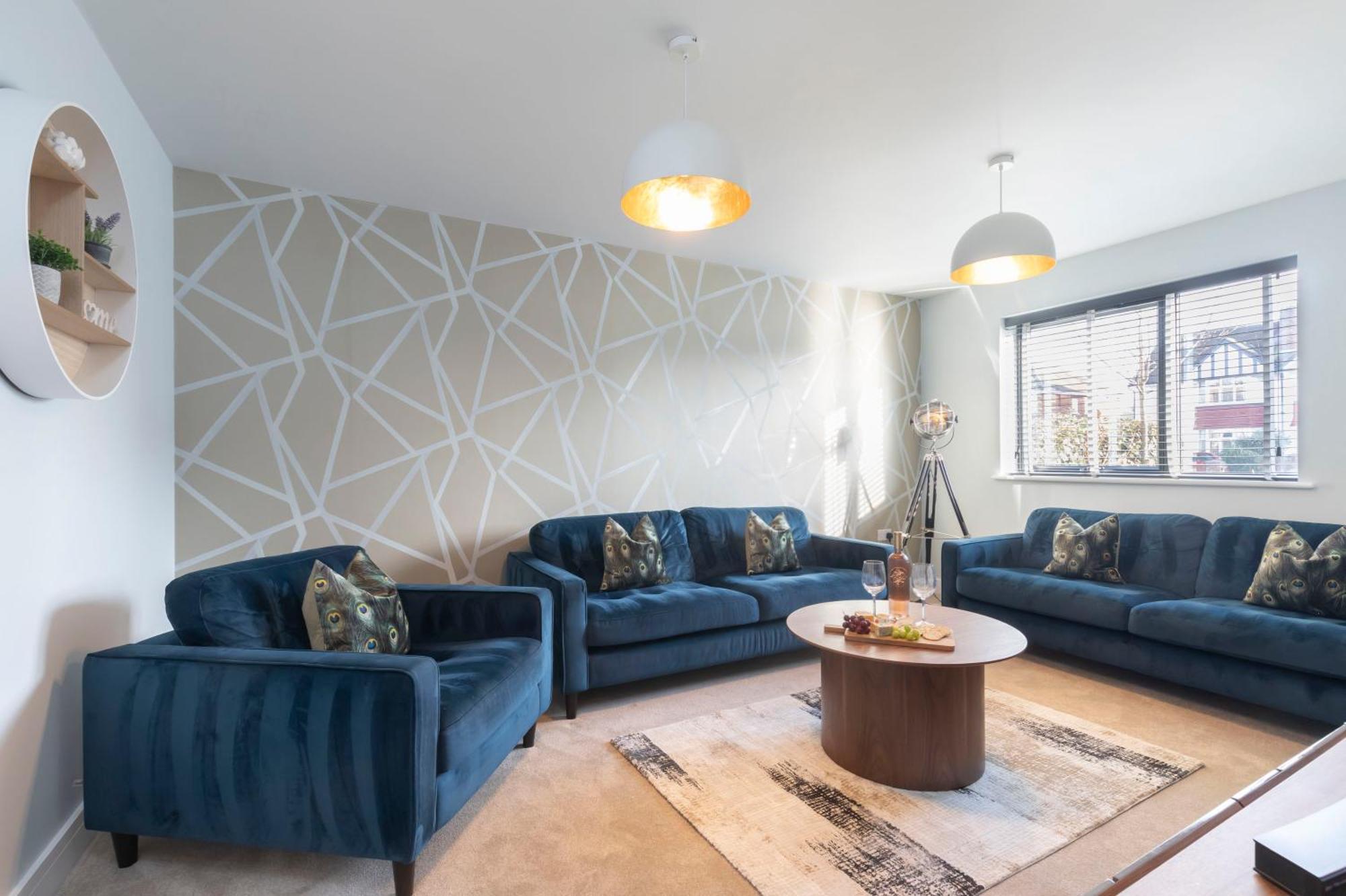 Holiday home Elliot Oliver - The Old Surgery - Stunning 4 Bedroom With Parking In Cheltenham
