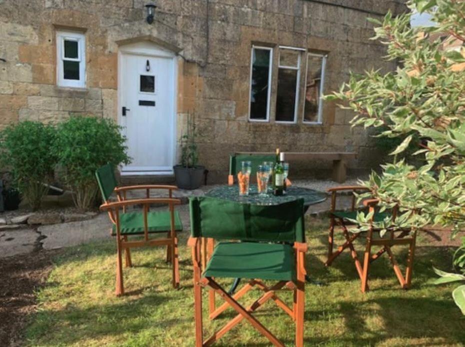 Tiesel In The Cotswolds Cheltenham