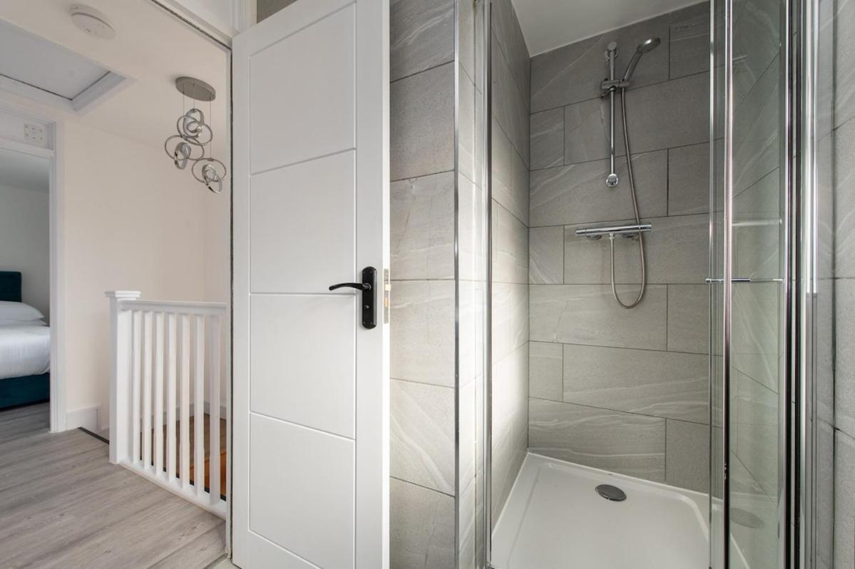 Compton House - 4 Bed