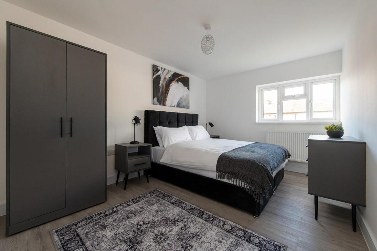 Compton House - 4 Bed *