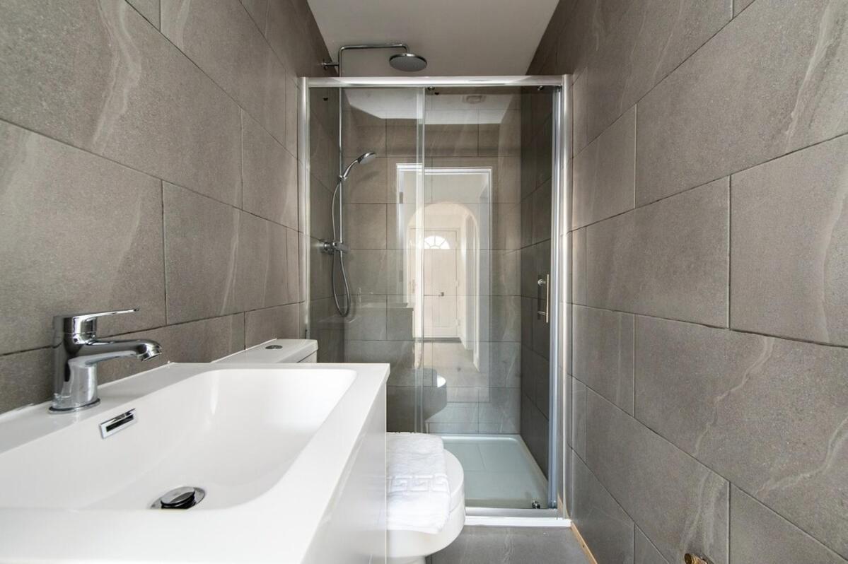 Compton House - 4 Bed * Cheltenham