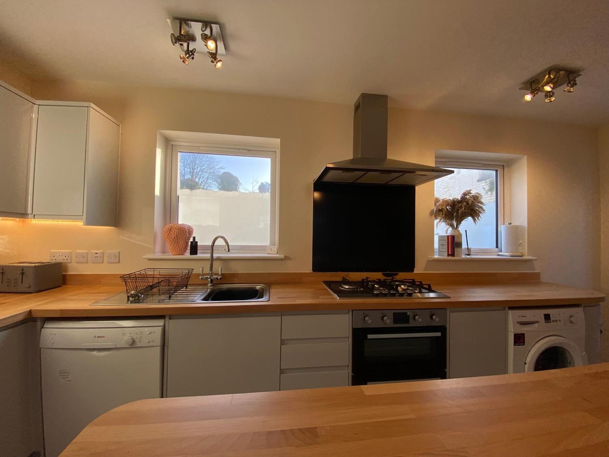 Holiday home Cosy 3 Bedroom House, Bath Road,