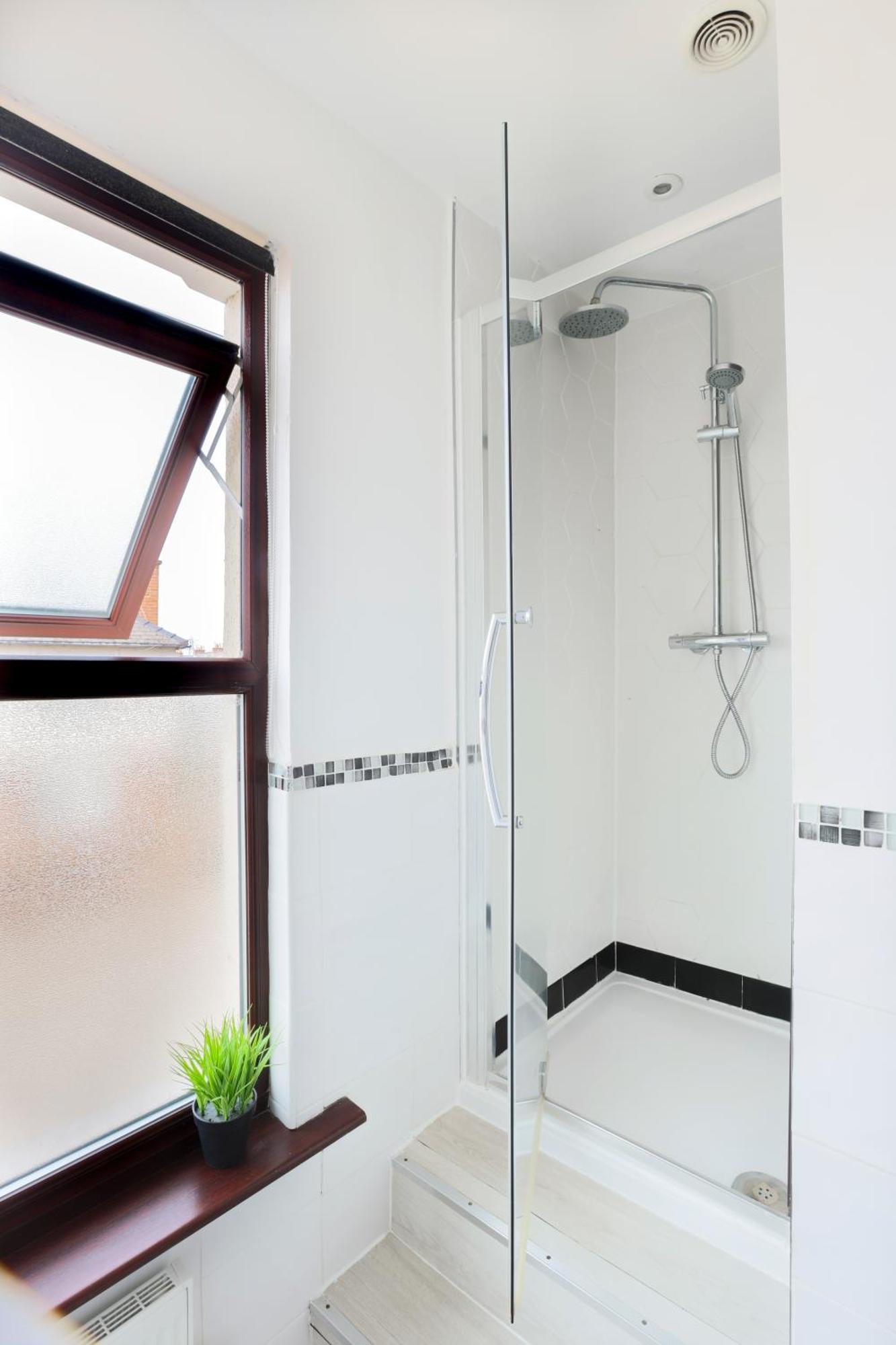 Holiday home Pittville Place - Near Town - 2 Bed - Sleeps 6 Cheltenham