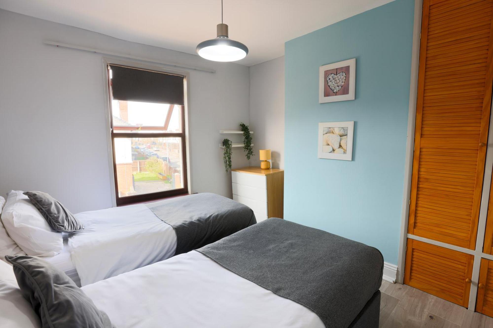 Pittville Place - Near Town - 2 Bed - Sleeps 6 Cheltenham