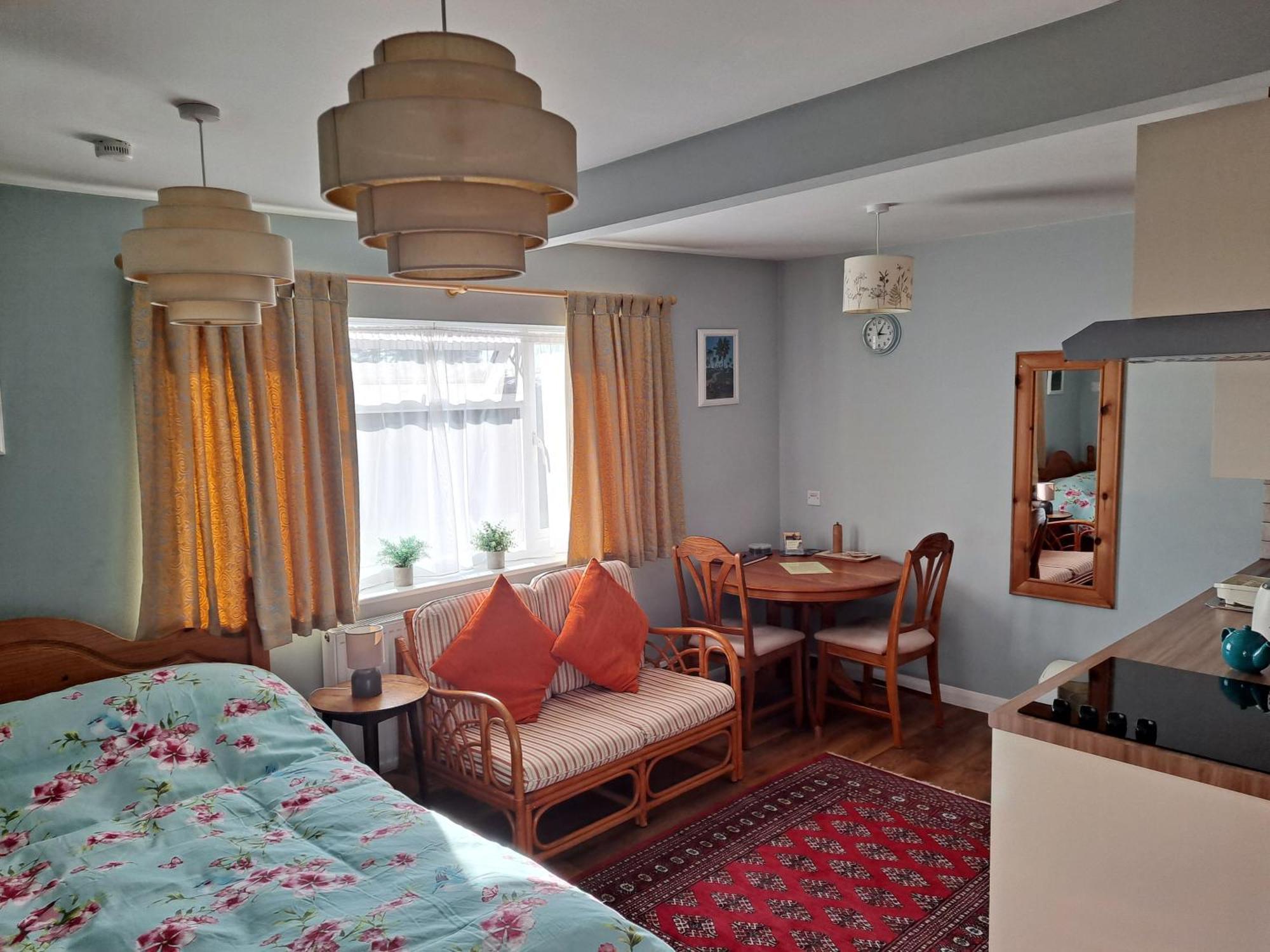 Apartment Cheltenham Studio Apartment