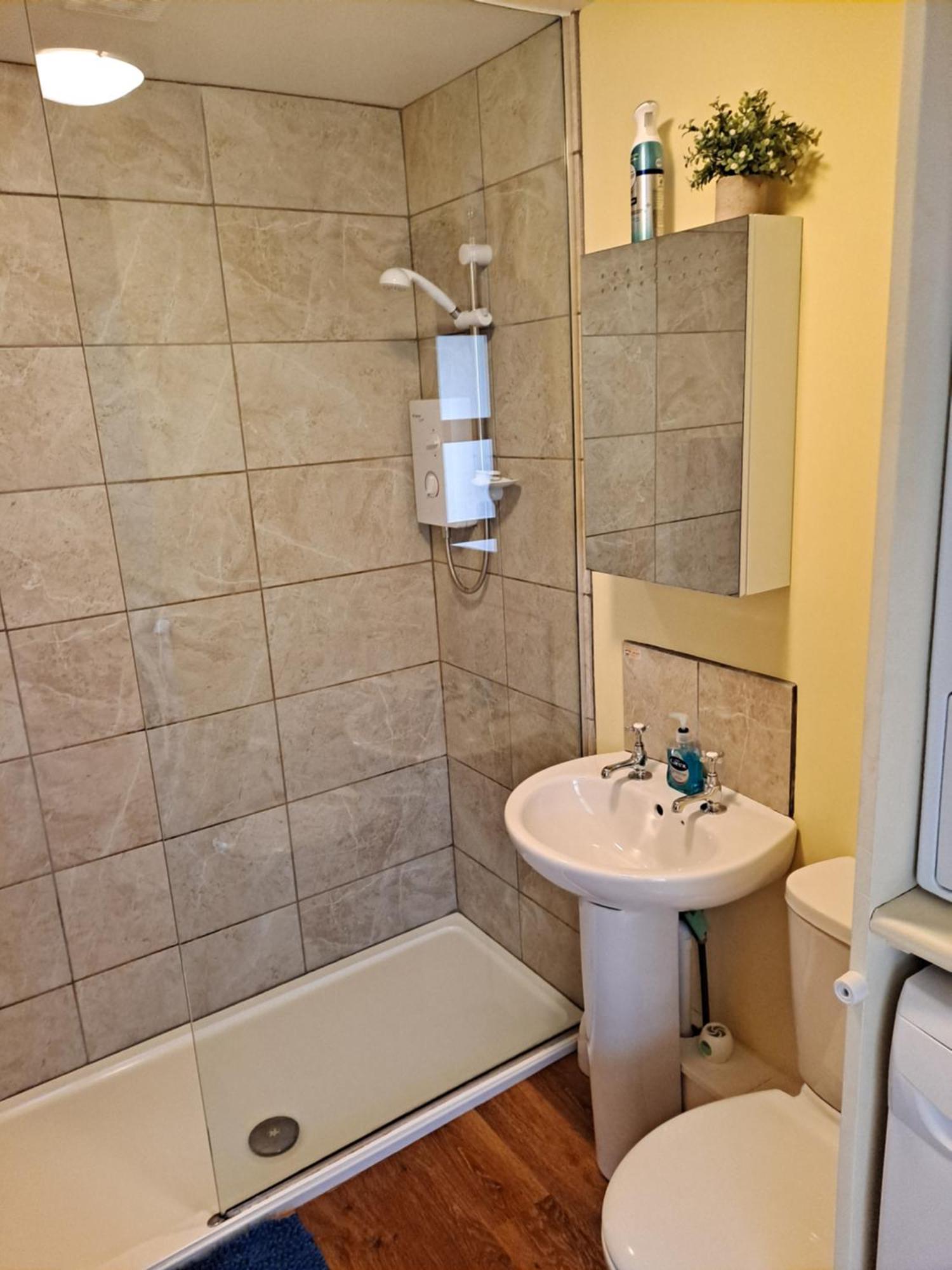 Apartment Cheltenham Studio Apartment