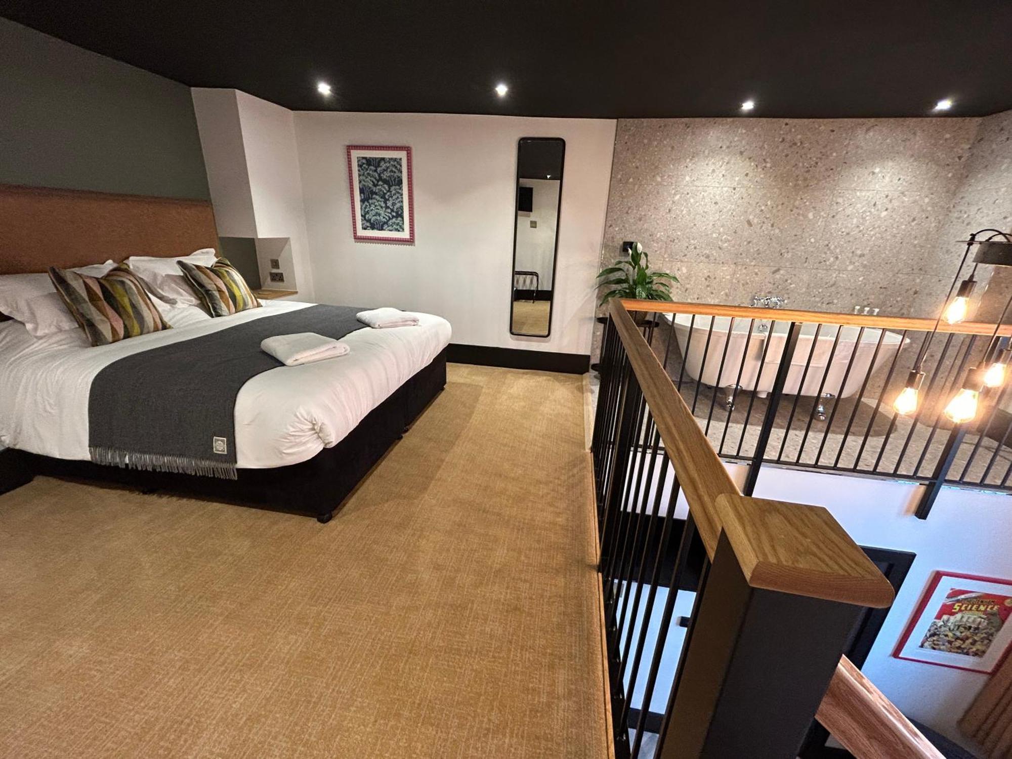 Crescent Place By Mansley Aparthotel 4*