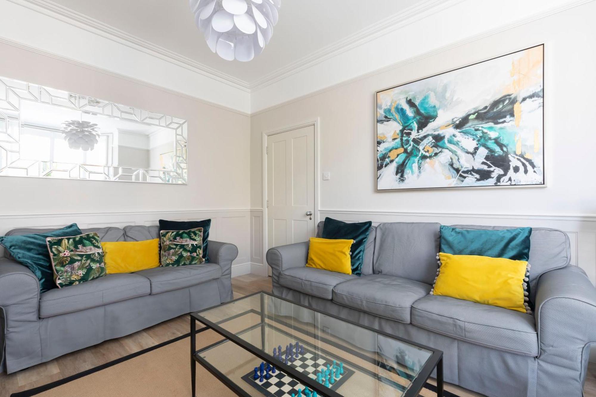 Stunning 5 Bed 4 Bath Period Holiday home