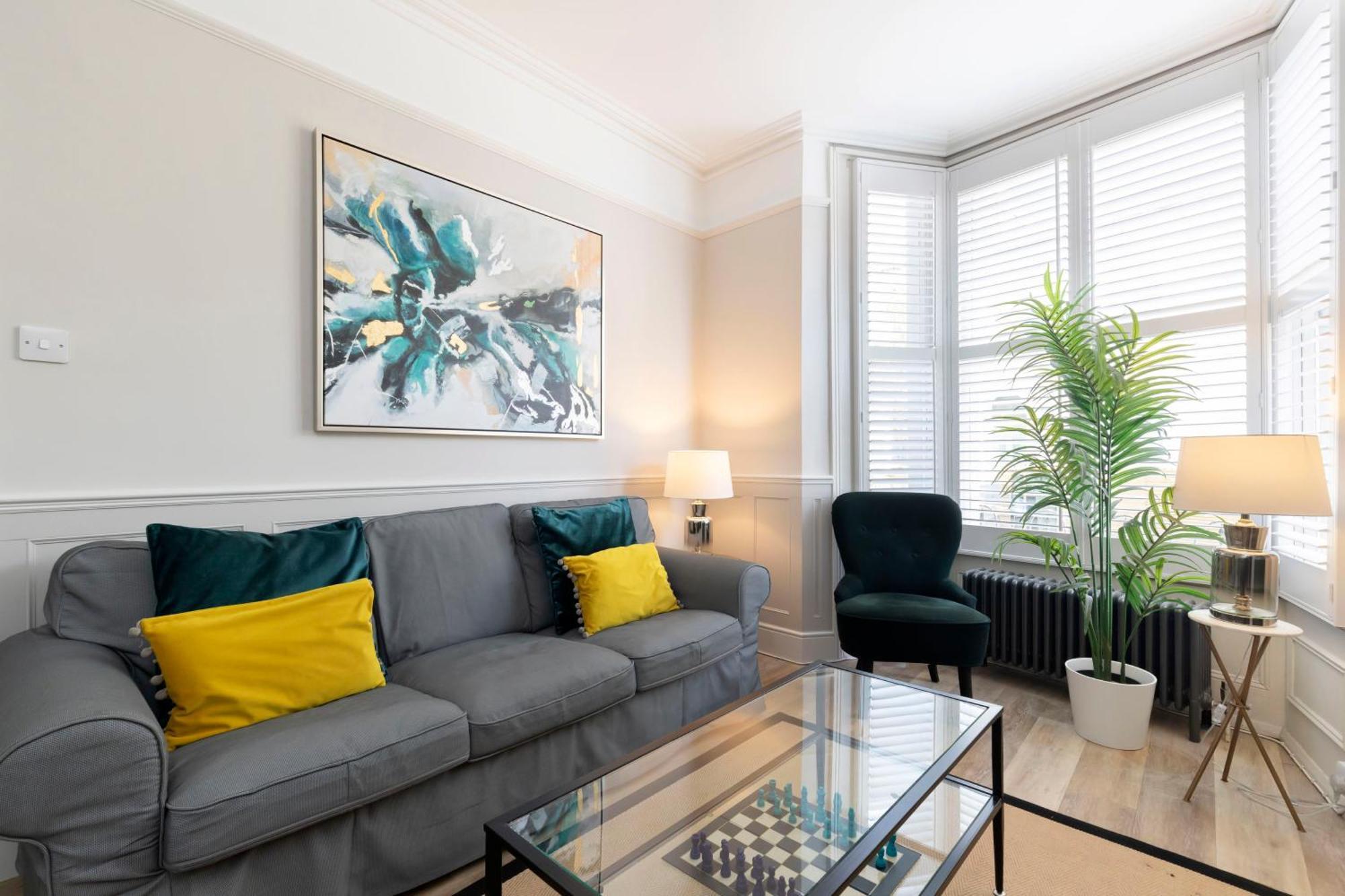Stunning 5 Bed 4 Bath Period Holiday home *