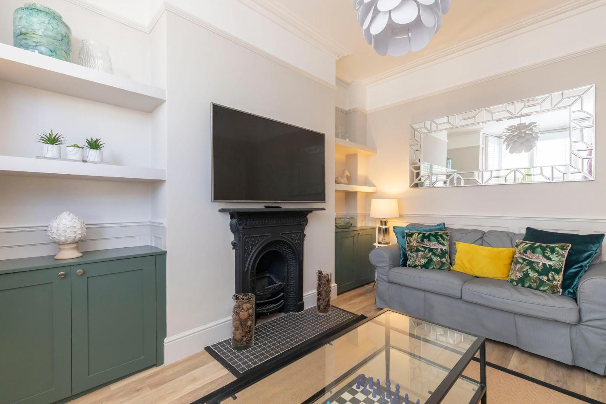 Stunning 5 Bed 4 Bath Period * Cheltenham