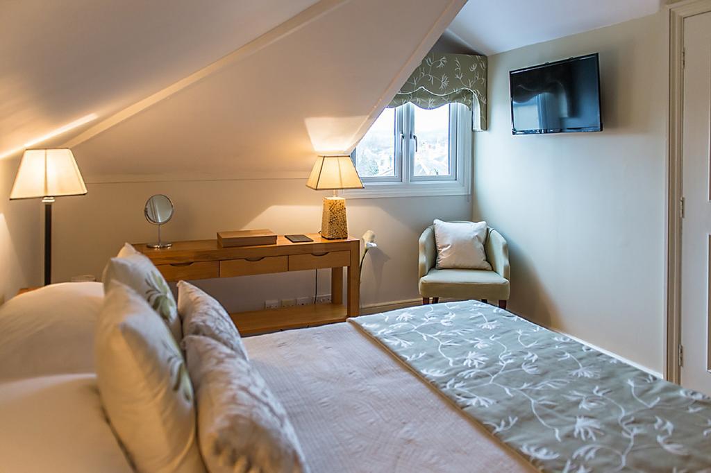 Guest house Lypiatt House