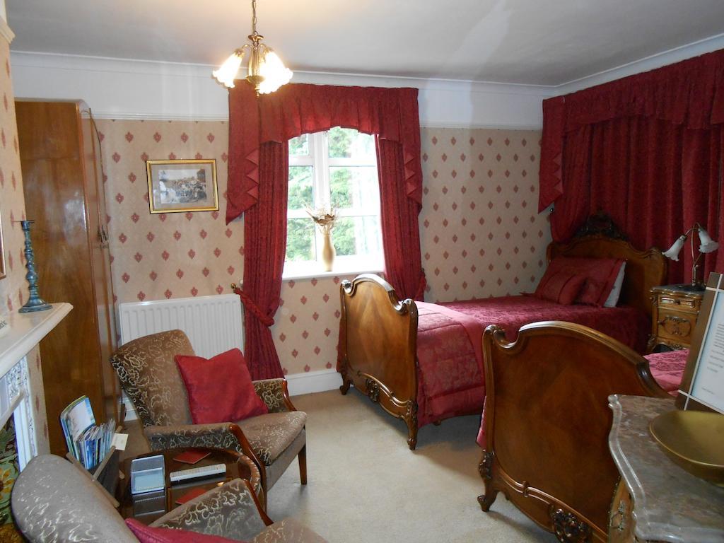 Bed & Breakfast White