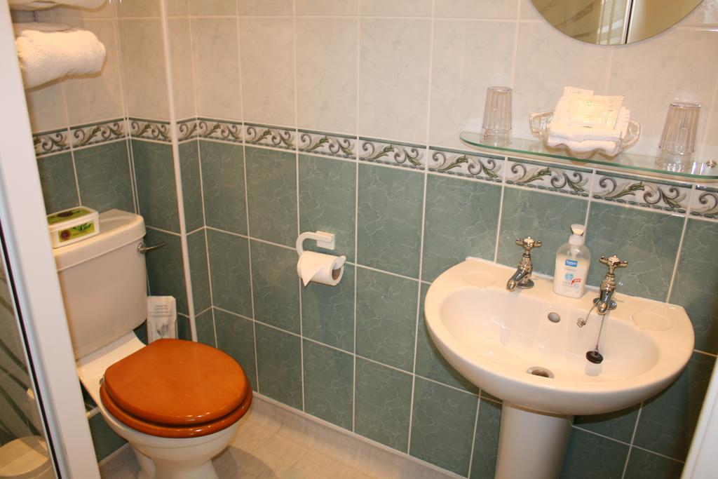 Bridge House 4*