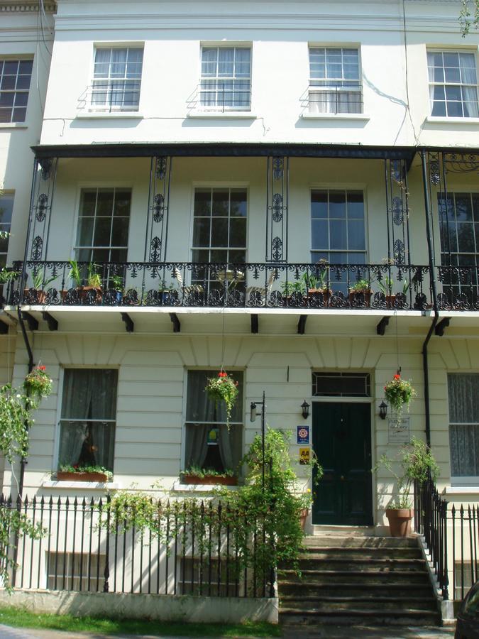 Lawn And Pittvile Gallery Guest house Cheltenham